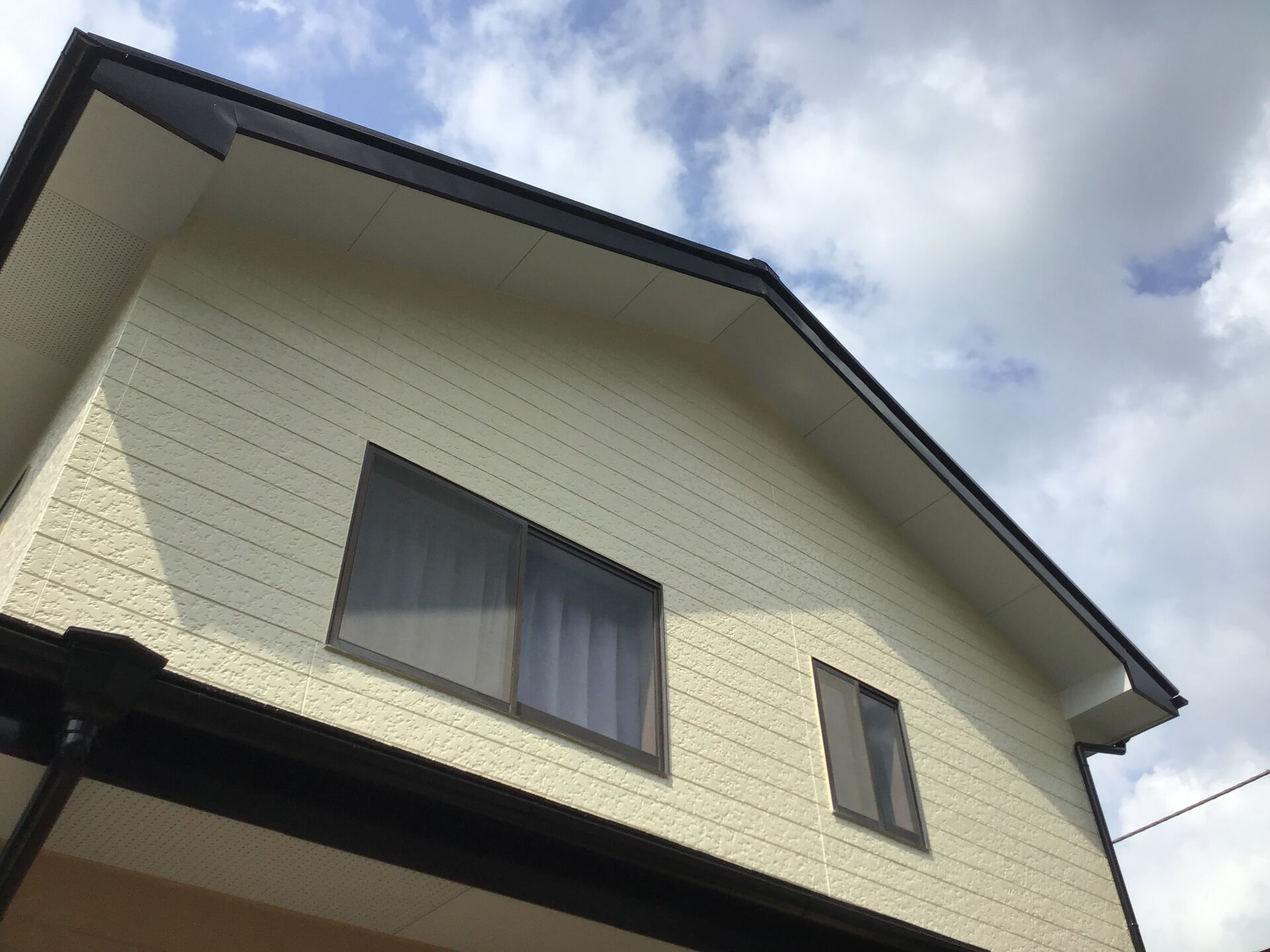 高崎市外壁塗装・外壁目地シール工事のご紹介