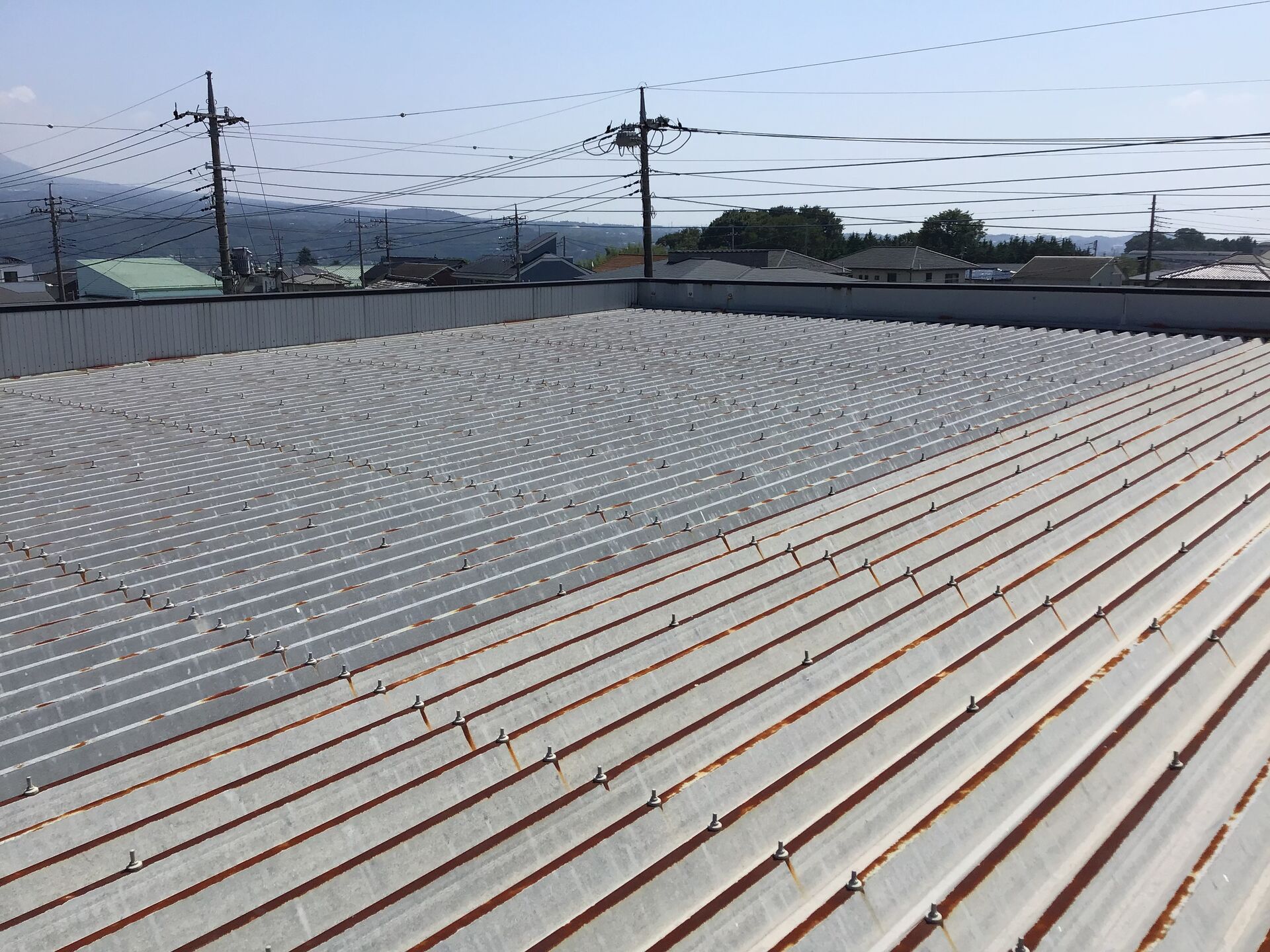 渋川市で、折板屋根からの漏水の現地調査を行いました